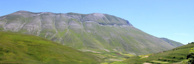 Parco nazionale dei Monti Sibillini: la traversata del Pian Grande di Castelluccio di Norcia (Pg) dal Monte Ventosola al “Bosco Italia”