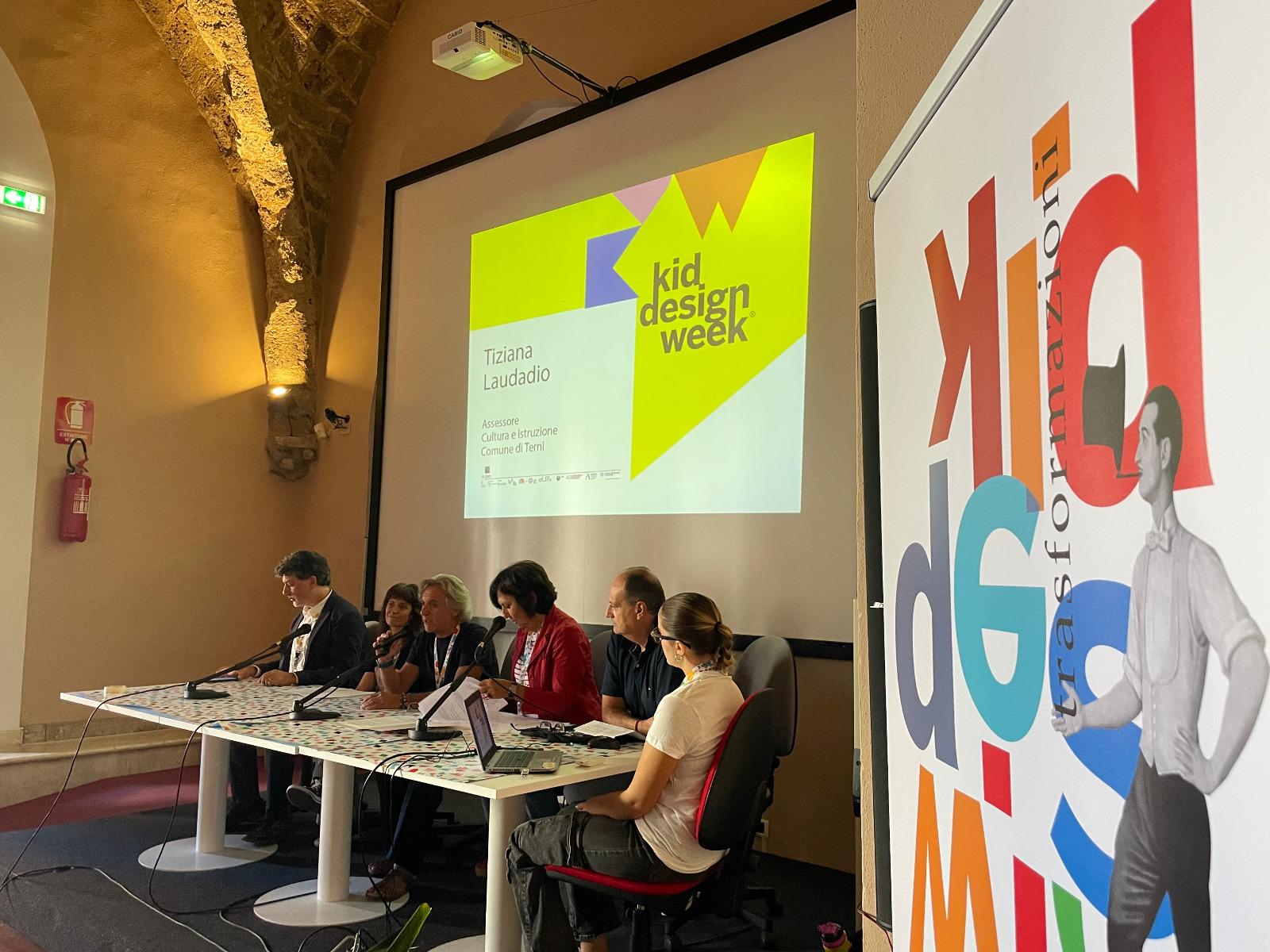 Un momento della conferenza stampa di presentazione della sesta edizione di Kid Design Week® presso la Biblioteca Comunale di Terni (BCT).
